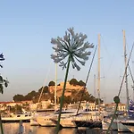 Las Flores Apartment